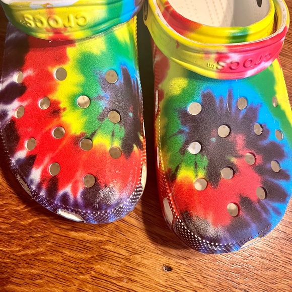 Crocs Tie-Dye Swirl Slip-On Shoes. Size 12. GUC. - Picture 9 of 11
